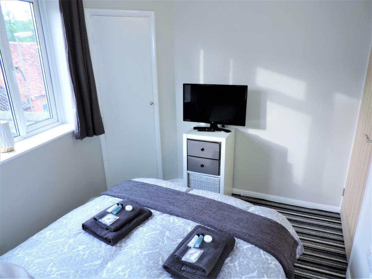1 Bed Bagshot Pennyhill Accommodation Esterno foto