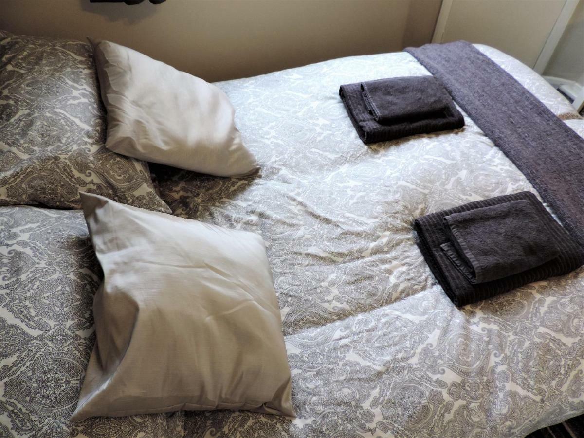 1 Bed Bagshot Pennyhill Accommodation Esterno foto